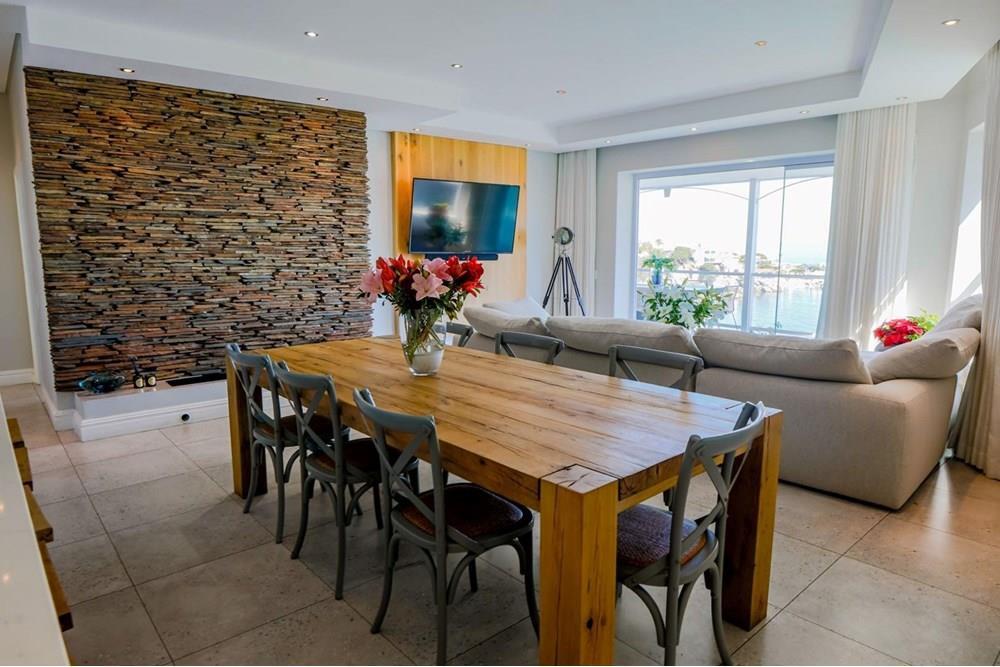3 Bedroom Property for Sale in Bakoven Western Cape
